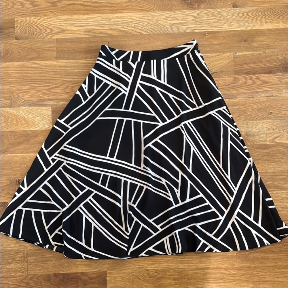 Gibson Latimer Black and White Midi A-Line Skirt